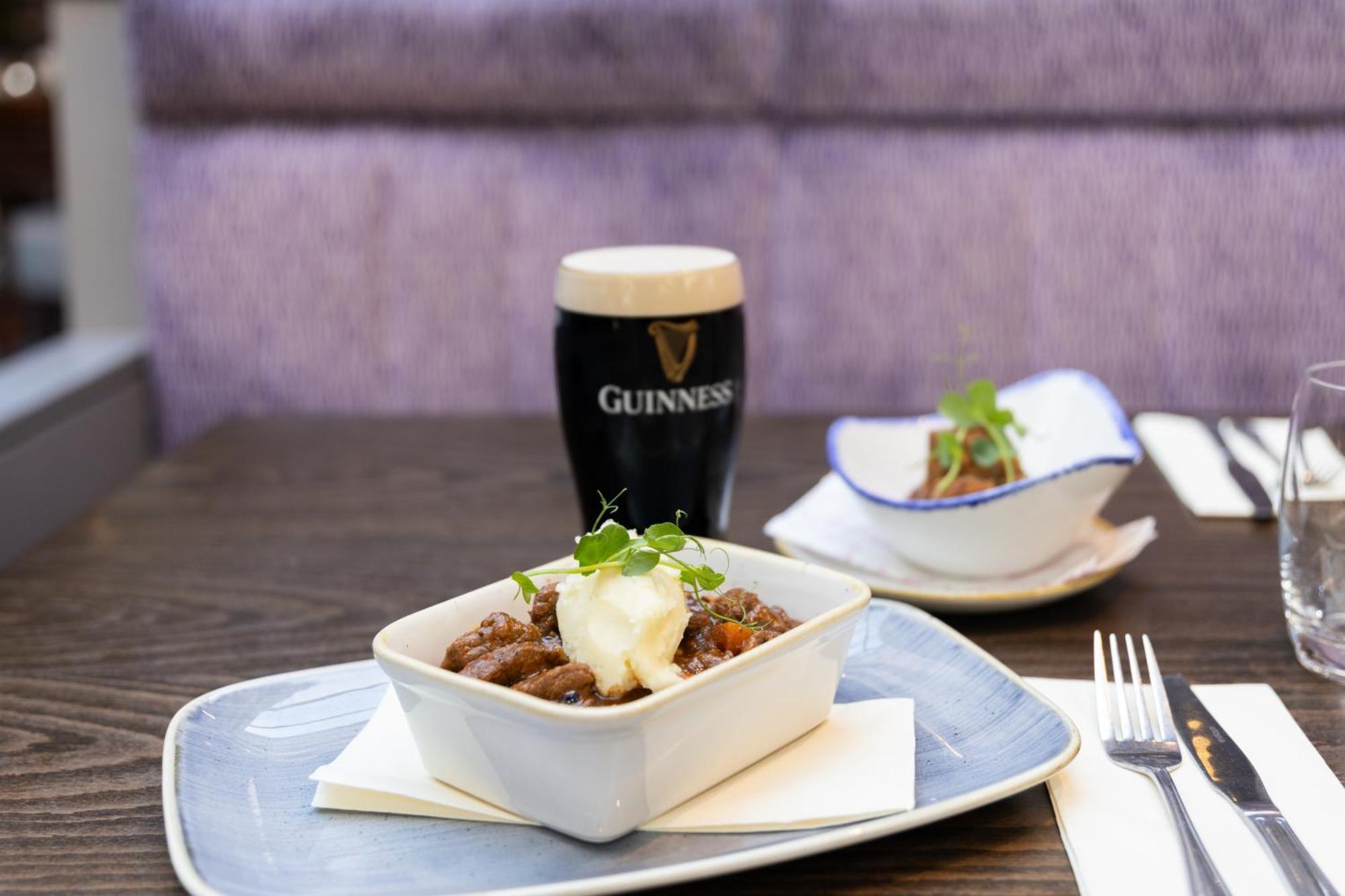 Leonardo Hotel Cork Esterno foto